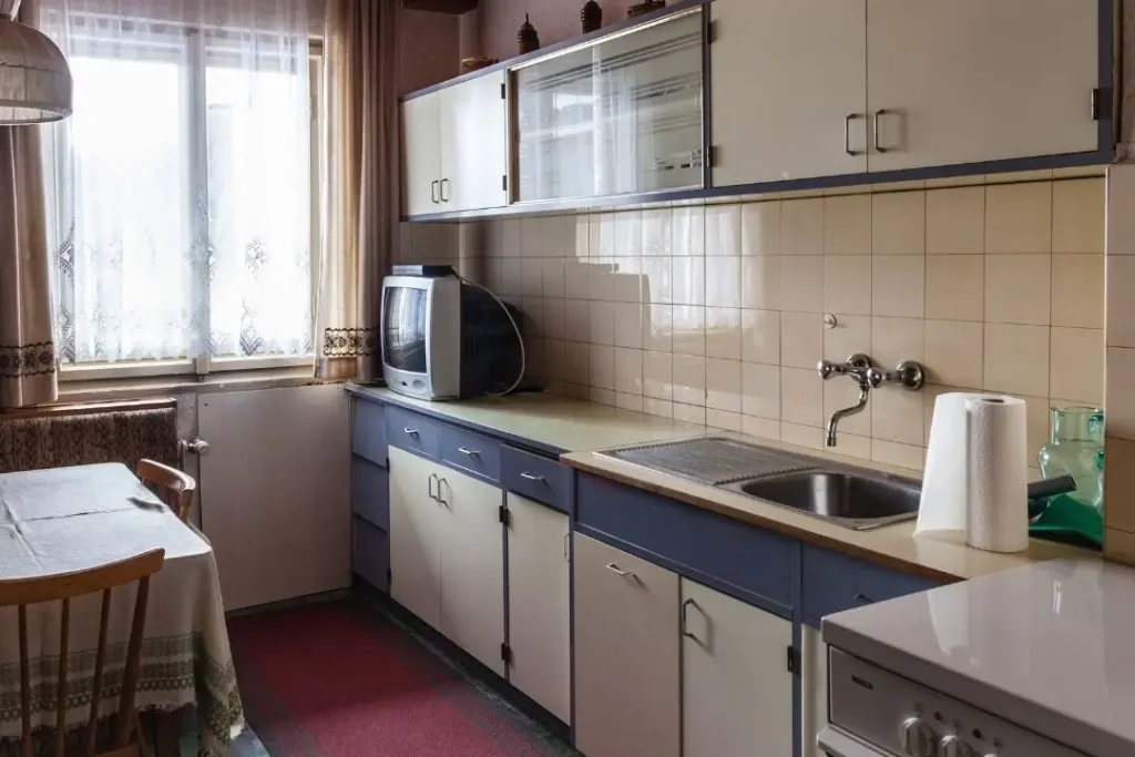 outdated kitchen